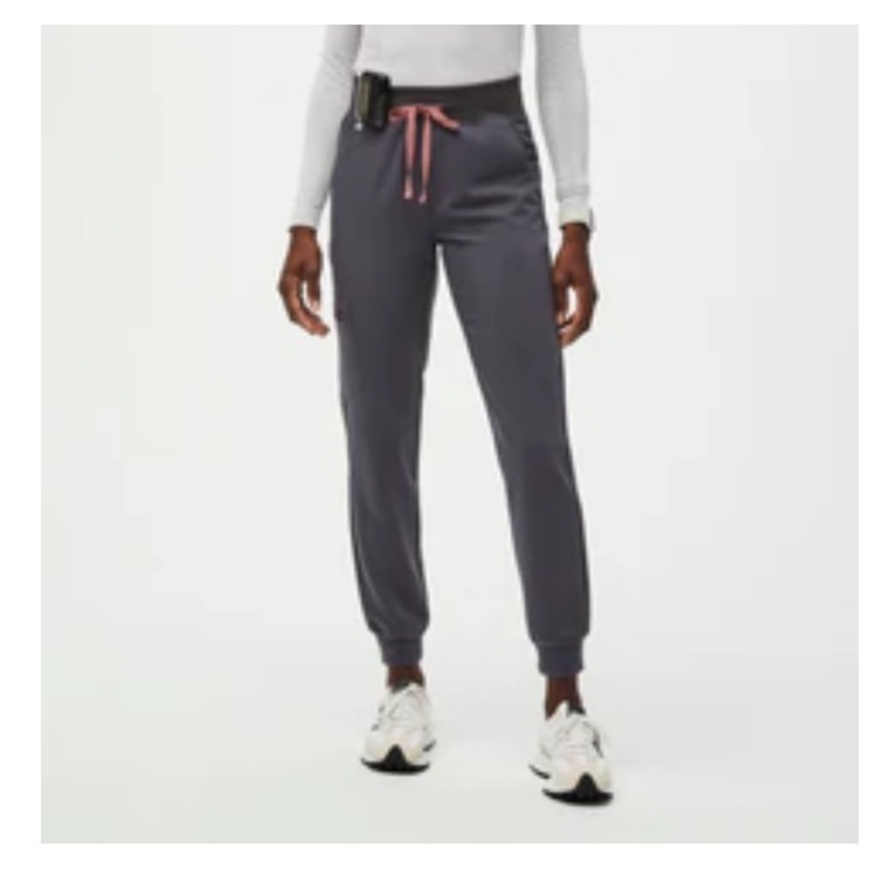 NWT XS charcoal Zamora high waisted joggers - Figs